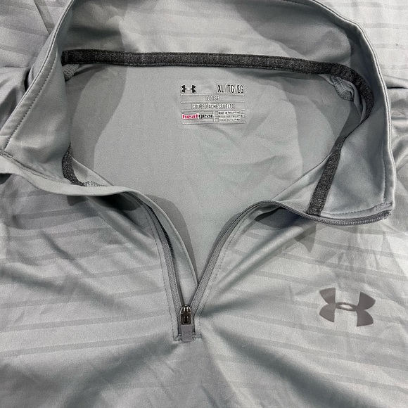 💰PRICE ⬇️ 
UNDER ARMOUR • Grey Loose Heatgear Shirt • size XL - Picture 3 of 7